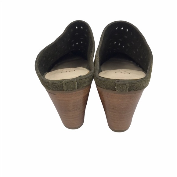 Seychelles Women's Green Suede Cutout Mules Heels - Picture 7 of 10